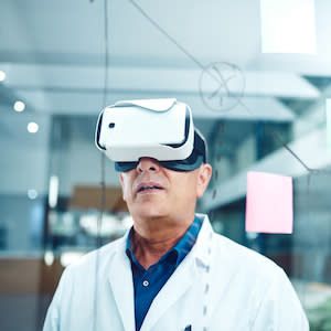 Virtual and Augmented Reality in the ICU