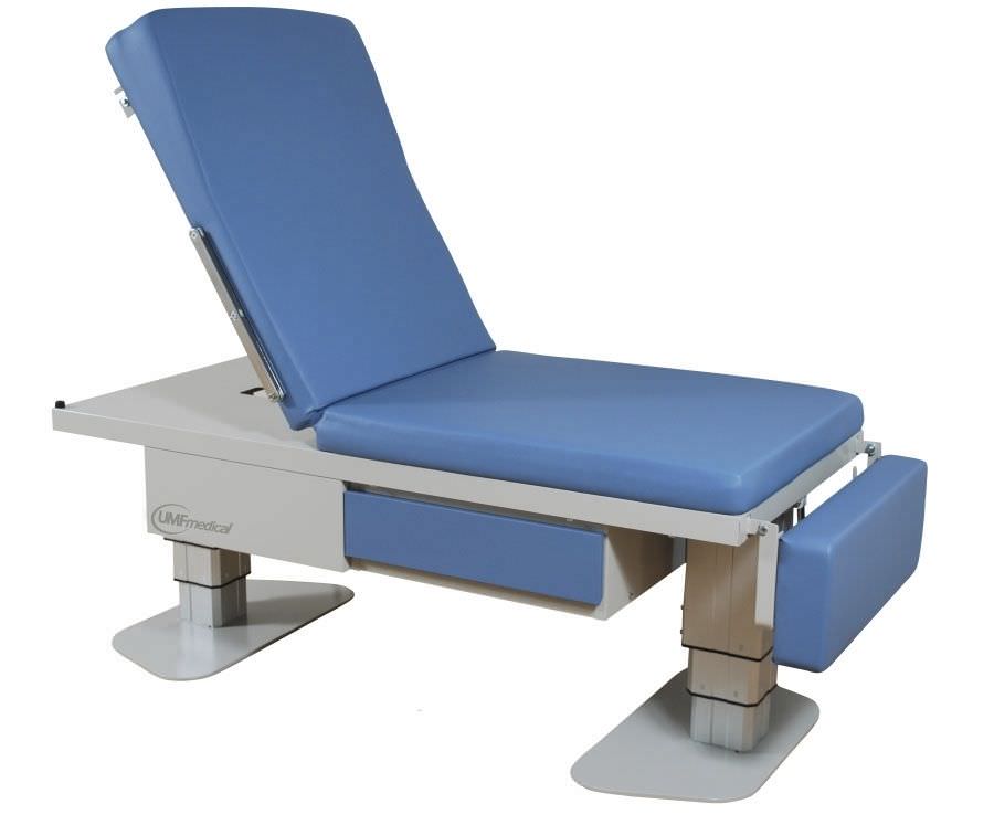Bariatric examination table / electrical / height-adjustable / 3-section 5005 UMF Medical