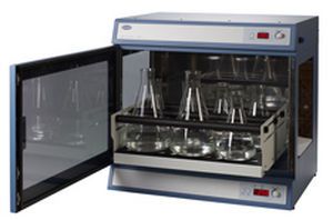 High-capacity laboratory incubator shaker 30 - 300 rpm, 115 L | SI600 Stuart Equipment