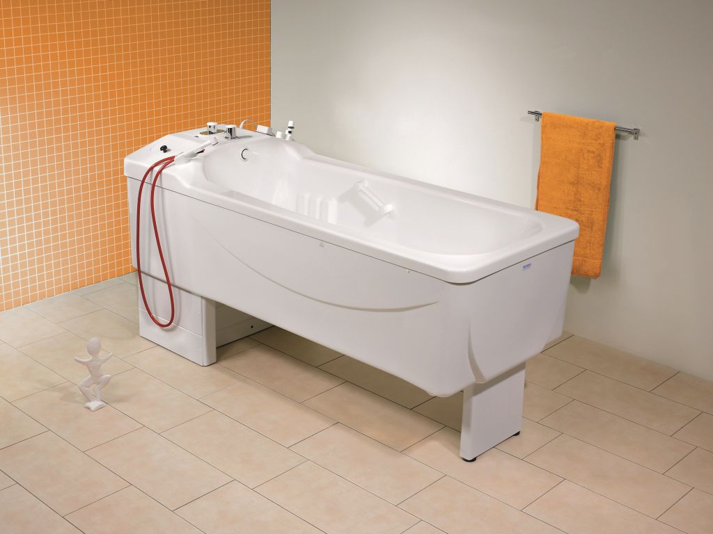 Electrical medical bathtub / height-adjustable München Trautwein