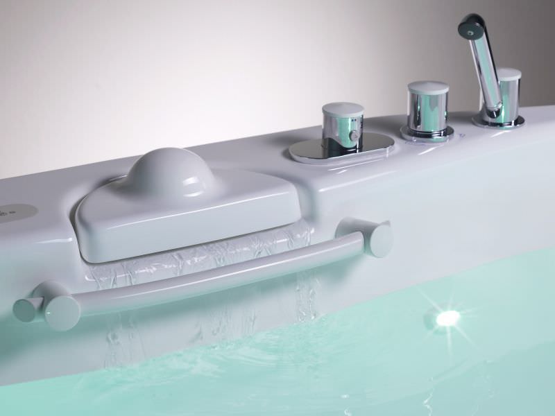 Whole body water massage bathtub / with chromotherapy lamps / with sonotherapy speakers Vis à vis & SoleMio Trautwein