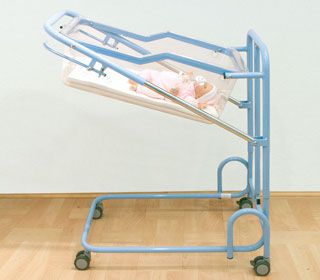 Height-adjustable hospital baby bassinet / transparent rooming in wissner-bosserhoff