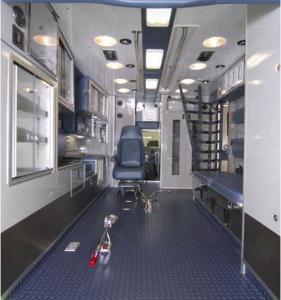 Emergency medical ambulance / type III / light van GM 4500 172" TraumaHawk American Emergency Vehicles
