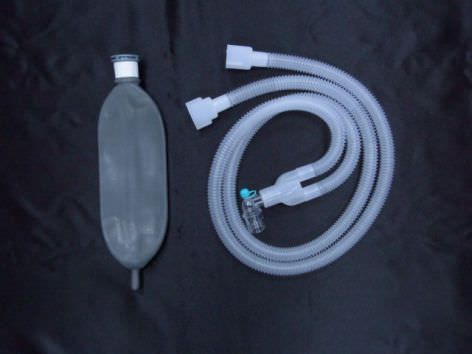 Disposable patient ventilator breathing circuit 100 cm, 15 mm Ø | G-113000 Vadi Medical Technology