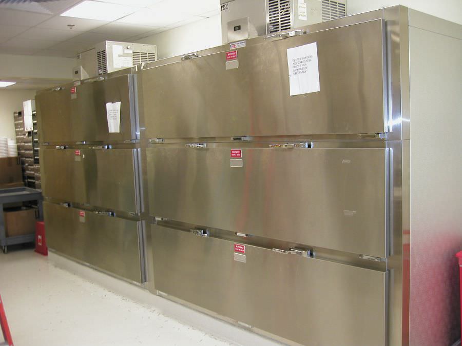 Side loading refrigerated mortuary cabinet / 1-body 1SC CSI-Jewett