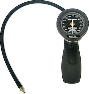 Hand-held sphygmomanometer DS400 D. E. Hokanson