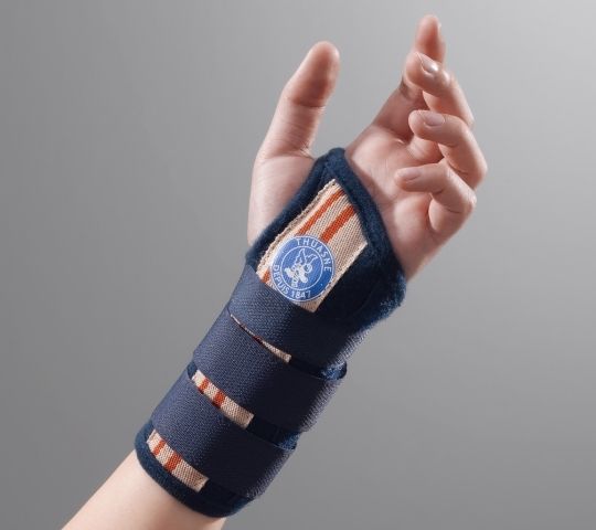 Wrist splint (orthopedic immobilization) / pediatric Manuimmo Junior Thuasne