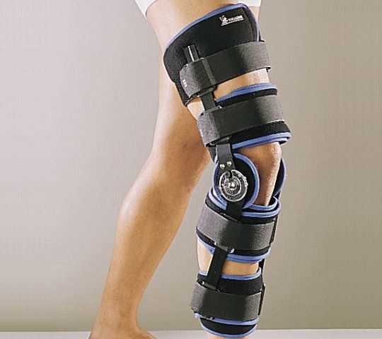 Knee splint (orthopedic immobilization) / articulated Ligaflex Post-Op Thuasne