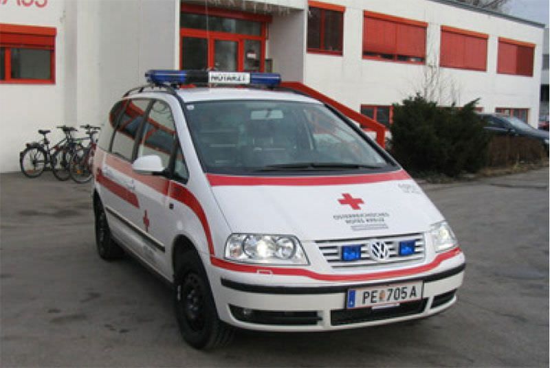 Emergency medical ambulance / light van VW Sharan Dlouhy , Fahrzeugbau