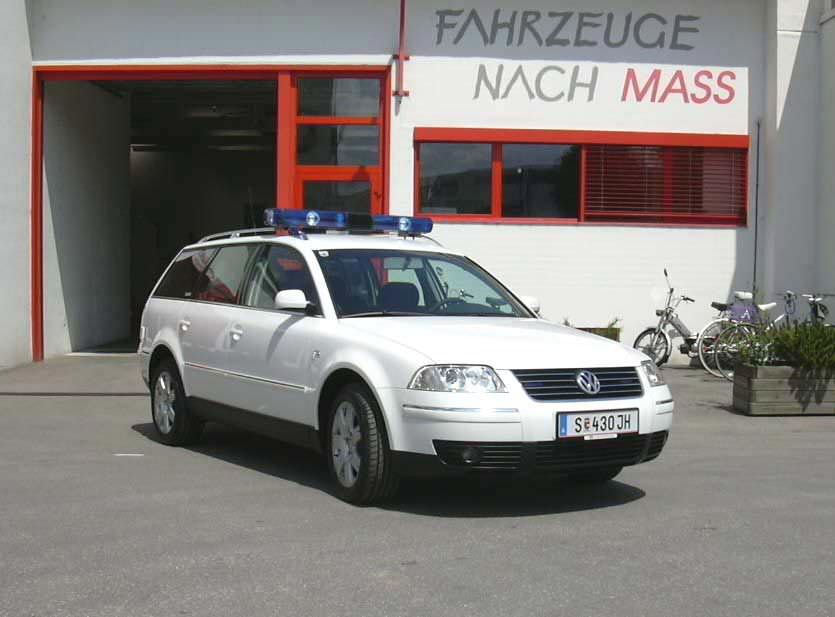 Emergency medical ambulance / light van VW Passat Dlouhy , Fahrzeugbau