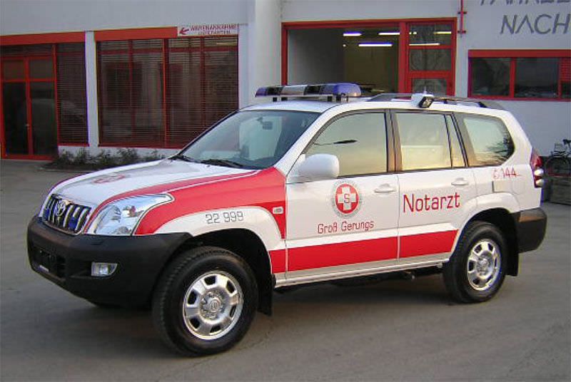 Emergency medical ambulance / 4x4 Toyota Land Cruiser Dlouhy , Fahrzeugbau