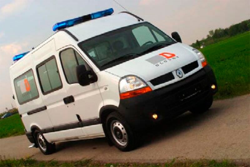 Transport medical ambulance / van Renault Master Dlouhy , Fahrzeugbau
