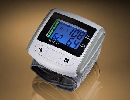 Automatic blood pressure monitor / electronic / wrist IN4 KP-7160 IN4 Technology Corp.