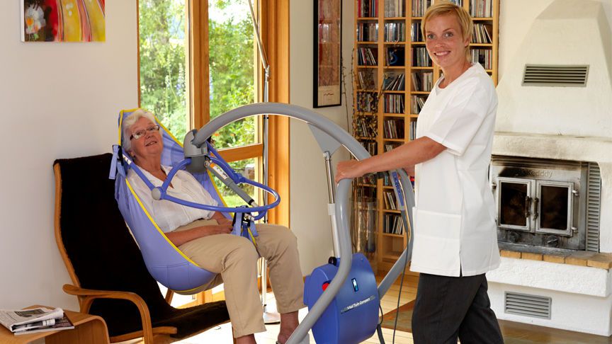 Mobile patient lift / electrical Maxi Twin Compact™ ArjoHuntleigh