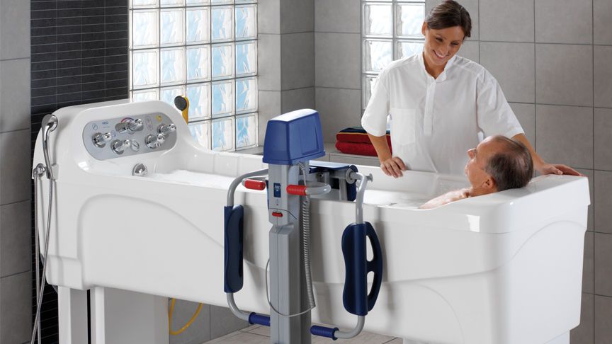 Electrical medical bathtub / height-adjustable Classic Line™ ArjoHuntleigh