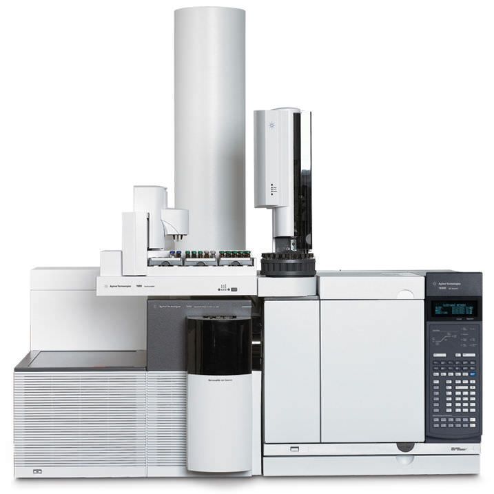 Gas chromatography system / coupled to a tandem mass spectrometer / Q-TOF Agilent 7200 Agilent Technologies