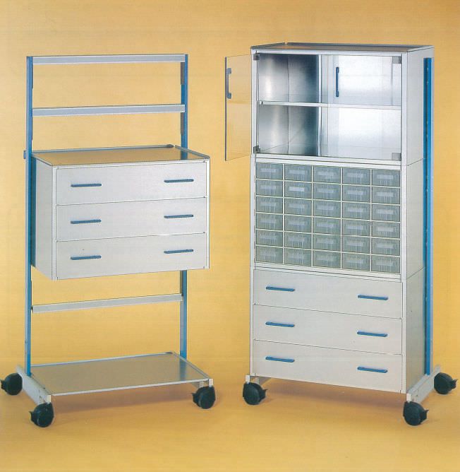 Medical cabinet / storage / for healthcare facilities / on casters Foures SAS