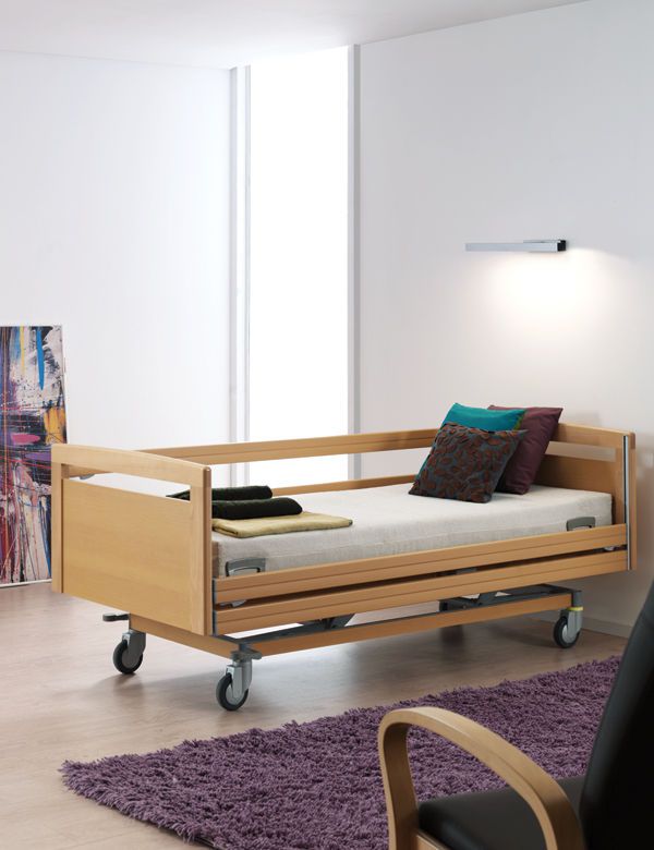 Nursing home bed / electrical / on casters / Trendelenburg Olympia Care Haelvoet