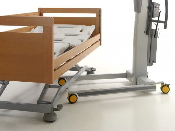 Nursing home bed / ultra-low / on casters / Trendelenburg Olympia Care XLow Haelvoet