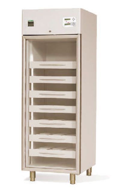 Blood bank refrigerator / cabinet / with automatic defrost / 1-door +4 °C, 700 L | Pingu 700 LUX Lmb Technologie GmbH