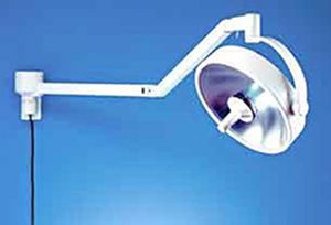 Halogen surgical light / wall-mounted / 1-arm Centurion Medical Illumination International