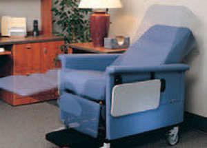 Reclining medical sleeper chair / on casters / with legrest / manual 89 series Champion