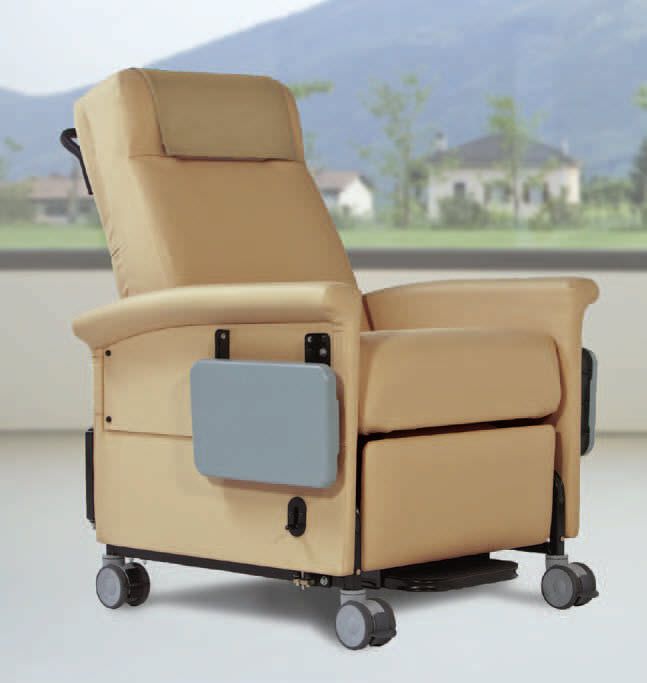 Medical sleeper chair with legrest / reclining / on casters / electrical Ascent Champion