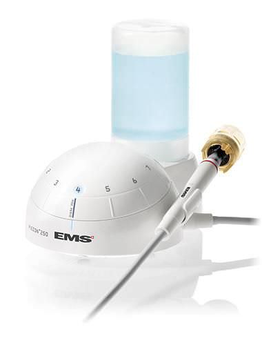 Ultrasonic dental scaler / complete set / with LED light Piezon® 250 EMS Electro Medical Systems
