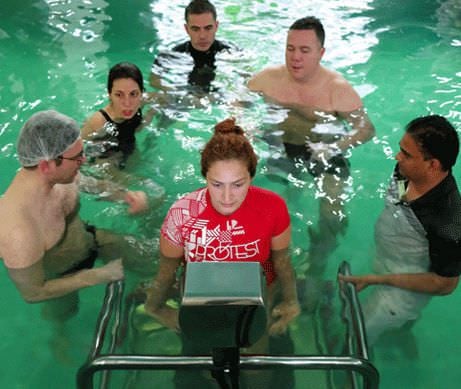 Swimming pool treadmill / with handrails FUSION Hydro Physio Swimming pool treadmill / with handrails FUSION Hydro Physio