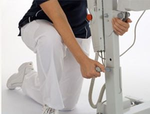 Mobile patient lift / electrical / pediatric Uno™ 102 Hill-Rom