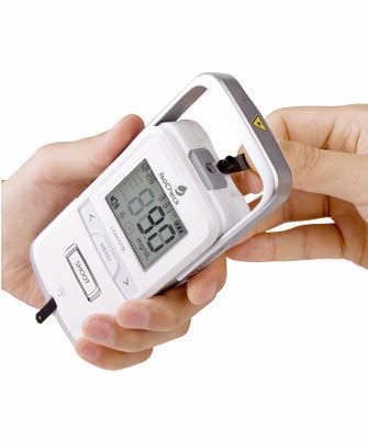 Blood glucose monitor with lancing device 20 - 600 mg/dL | LGM LASER DOC ISOTECH Co., Ltd.