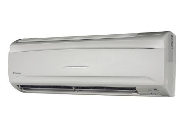 Healthcare facility air conditioner / inverter / wall-mounted 1.7 - 3.2 kW | FXAQ-P Daikin Europe