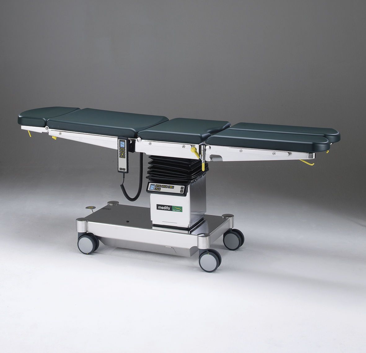 Universal operating table / electrical / X-ray transparent / on casters 504320 medifa-hesse GmbH & Co. KG